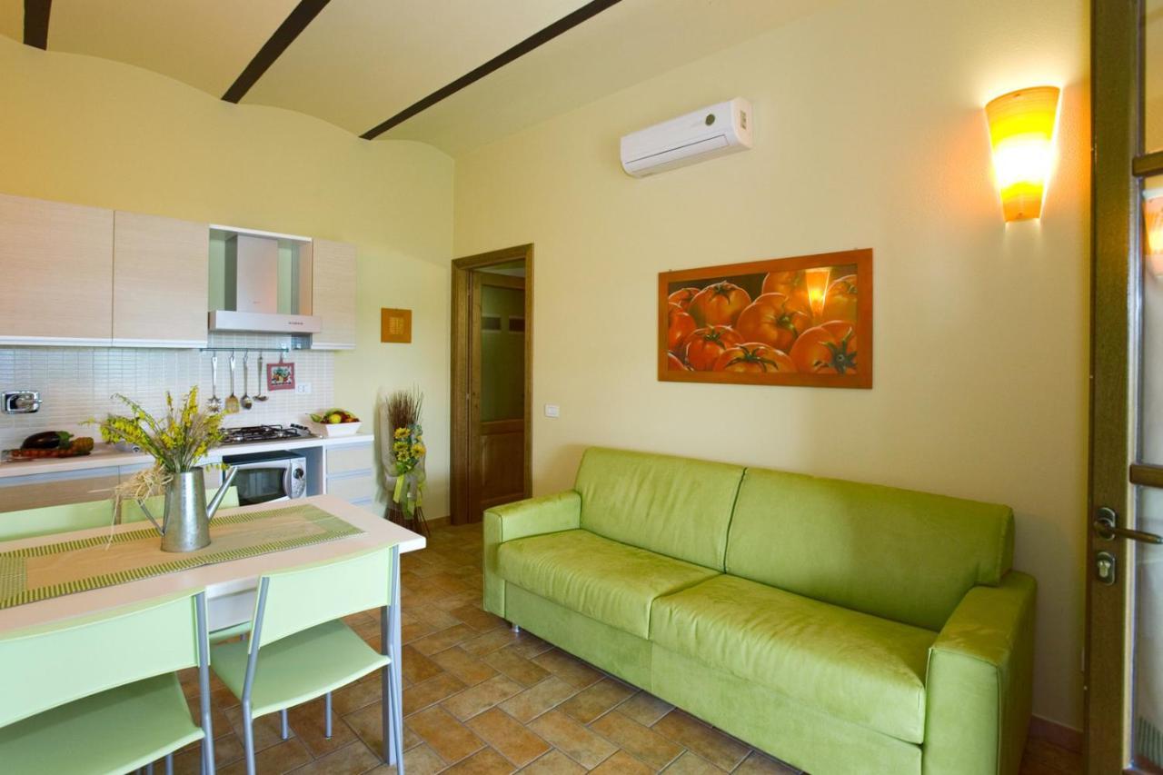 Agriturismo Il Pelago กัสตาลเญโต การ์ดุชชี ภายนอก รูปภาพ